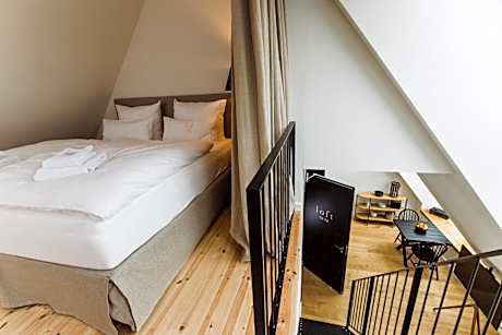 Studio - Split Level