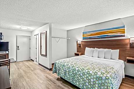 Studio 1 King Bed Non-Smoking