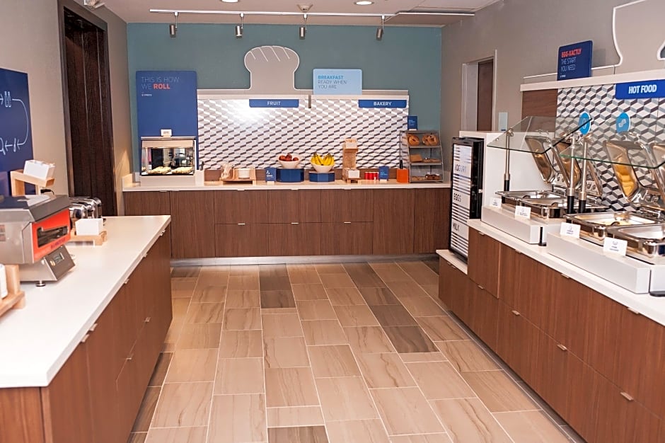 Holiday Inn Express & Suites Birmingham North - Fultondale By IHG