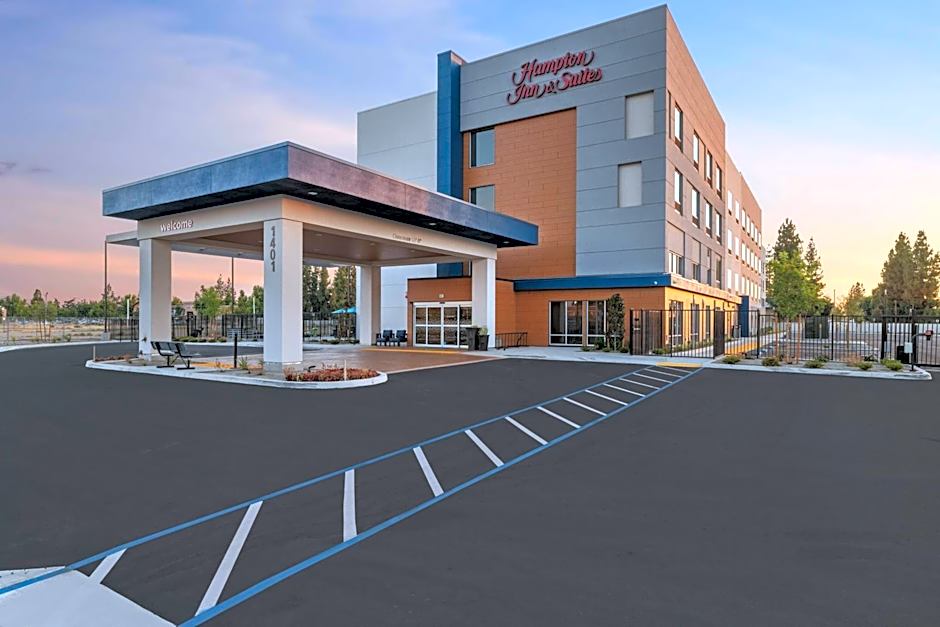 Hampton Inn & Suites Bakersfield Central
