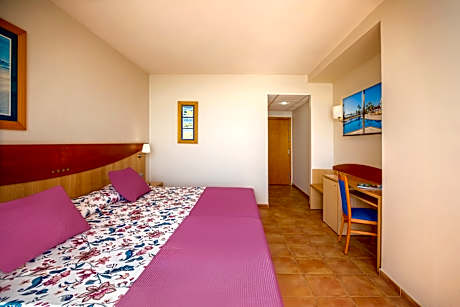 TWIN SEA VIEW 3 ADULTS