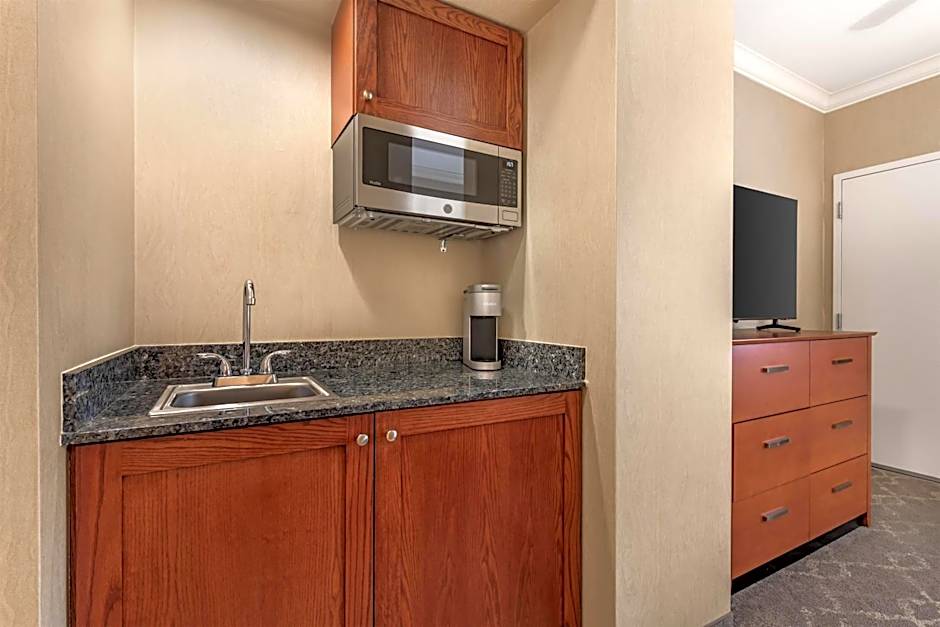 Best Western Plus Silver Saddle Inn