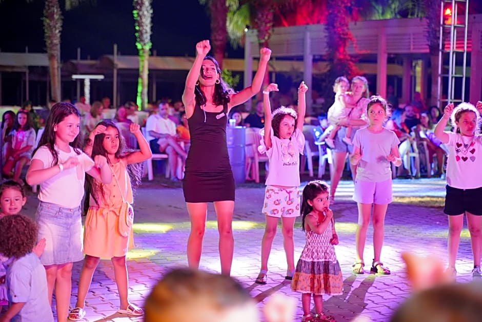 J'Adore Deluxe Hotel & Spa