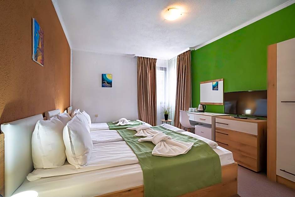 Photo 1 of 5 of Triple Room