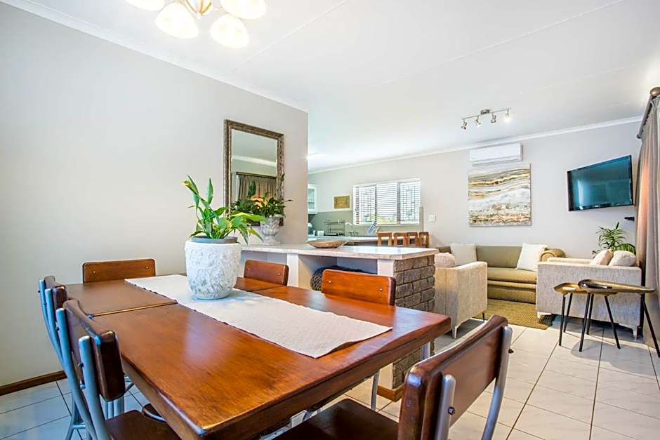 Out of Bounds Self-Catering Lodge