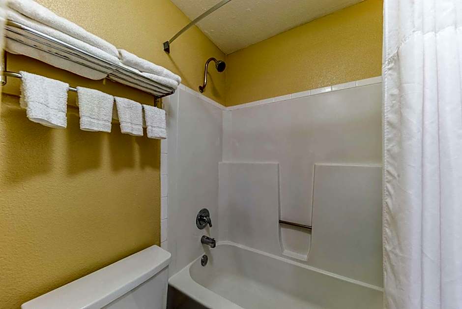 Quality Inn Glenpool - Tulsa