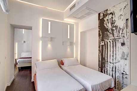 Quadruple Room (Pantheon view) (4 Twin Beds)