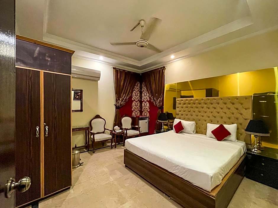 Rose Palace Hotel