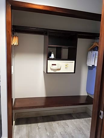 Premium Double Room with Two Double Beds and Ocean View - Non-Smoking