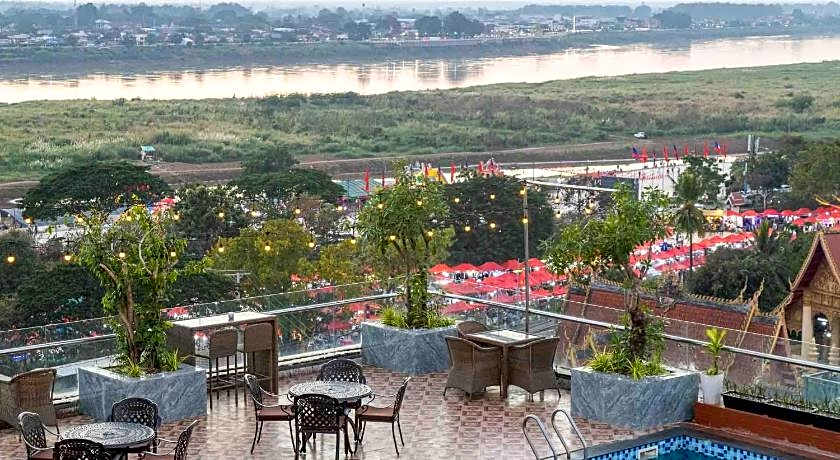 Aaron Riverview Hotel