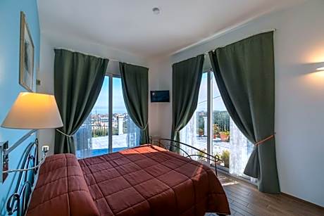Queen Room with Sea View