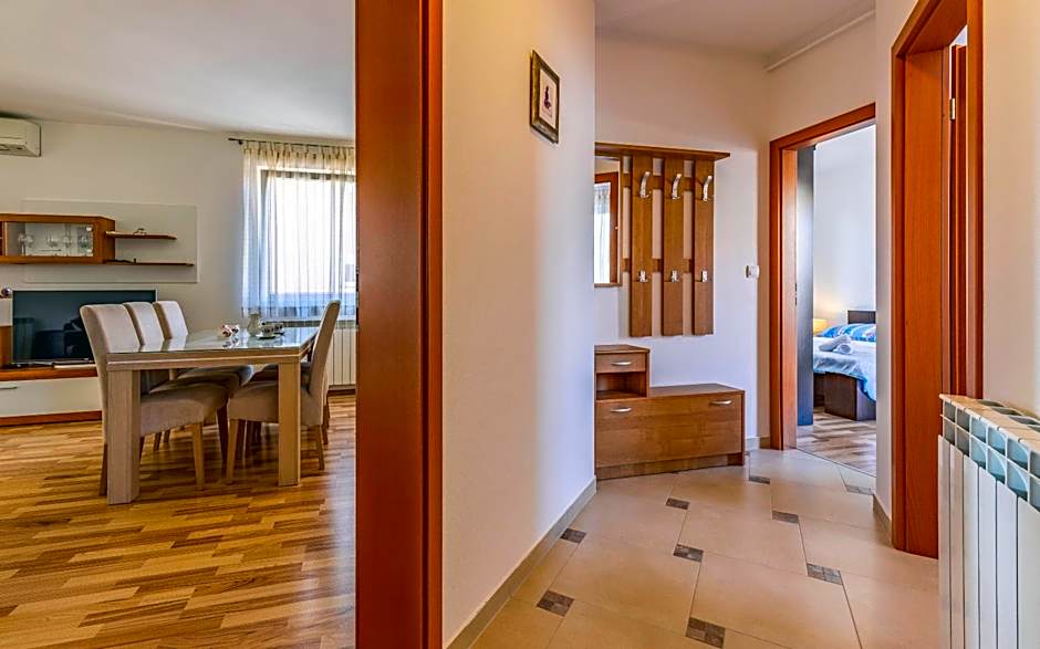 Istriensonne - Apartments Veruda mit Grillterrasse