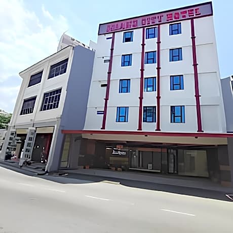 Capital O 90897 Island City Hotel