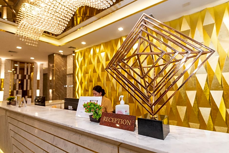 Crystal Palace Luxury Hotel Pattaya