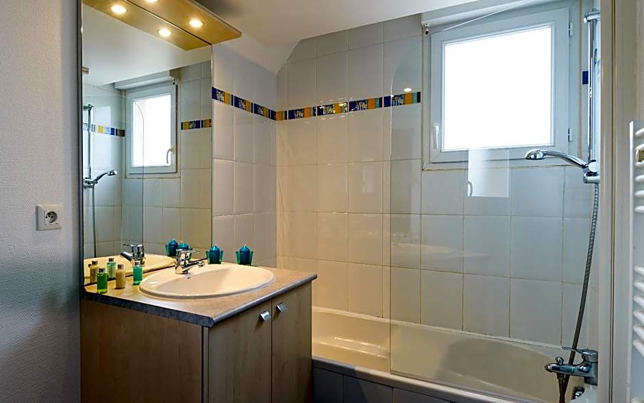 Lagrange Vacances Les Roches Douvres