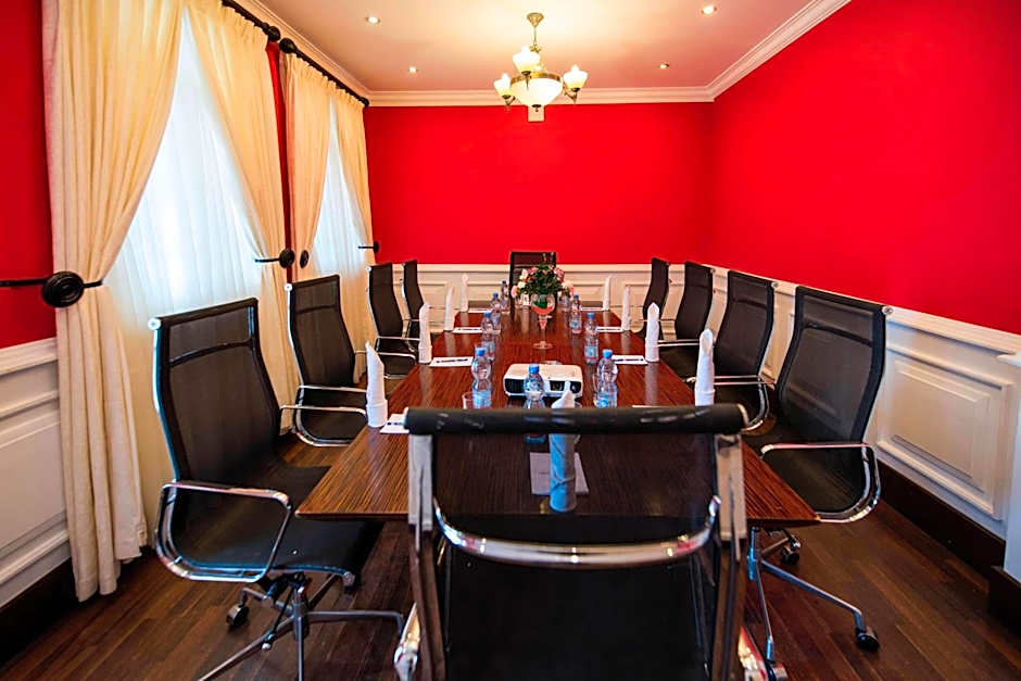 Protea Hotel by Marriott Dar es Salaam Courtyard