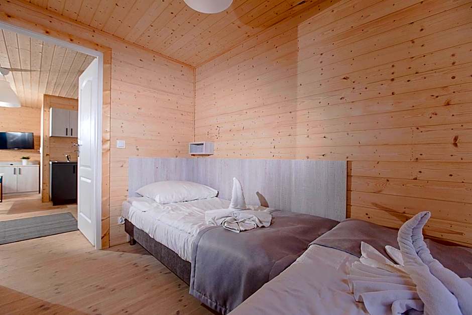 OŚRODEK KOLONIJNO WCZASOWY MEWA - przy plaży z basenem z podgrzewaną wodą i mini SPA