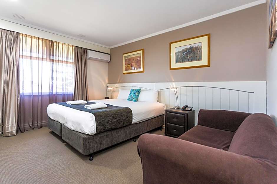 Country Comfort Amity Motel