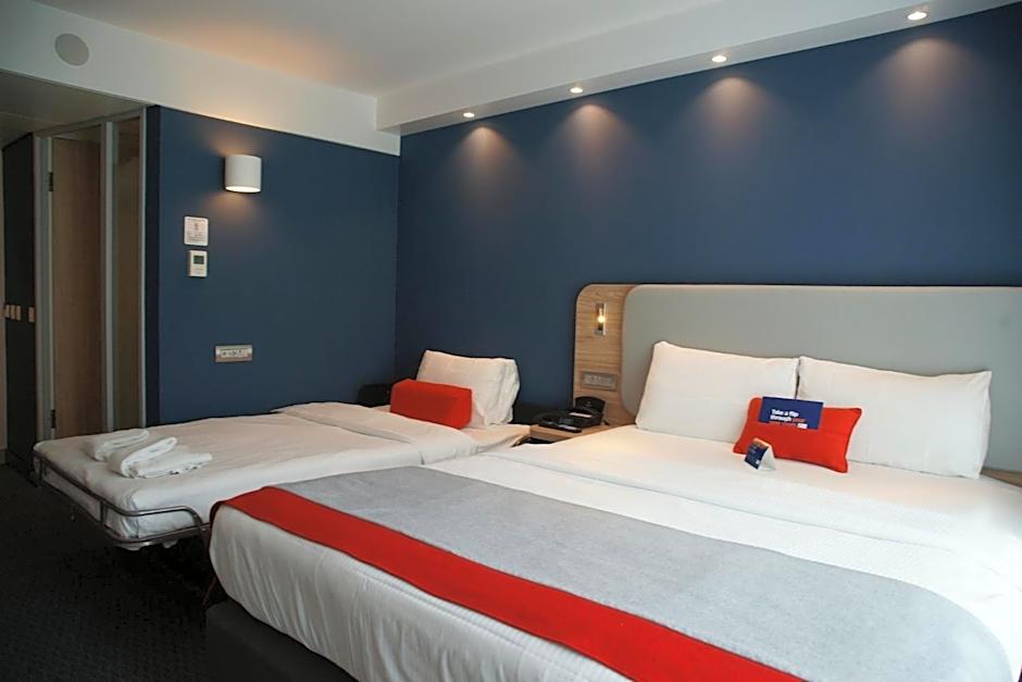 Holiday Inn Express Zürich Airport By IHG