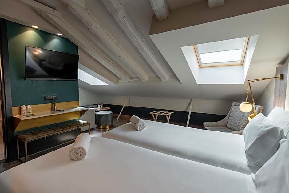 ICON Wipton by Petit Palace