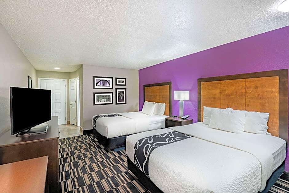 La Quinta Inn & Suites by Wyndham El Dorado