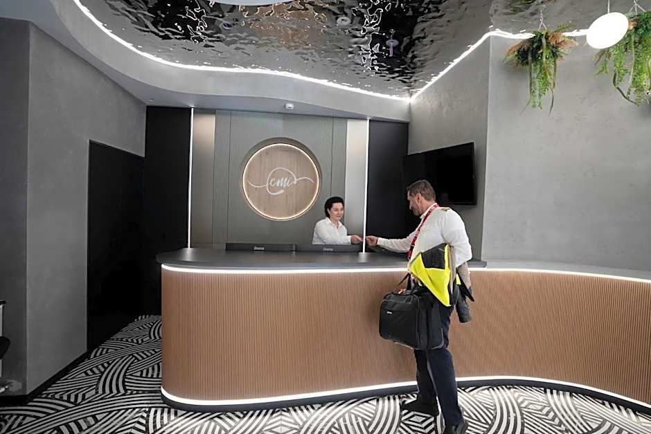 Hotel Emi
