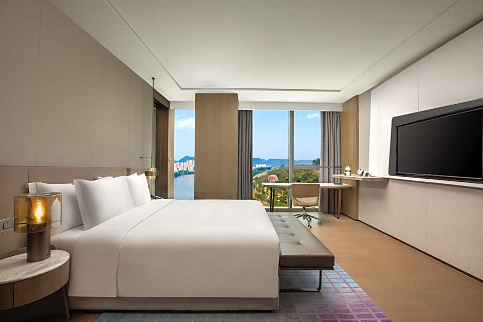 Photo 1 of 1 of Premium 1 King Bed, River View