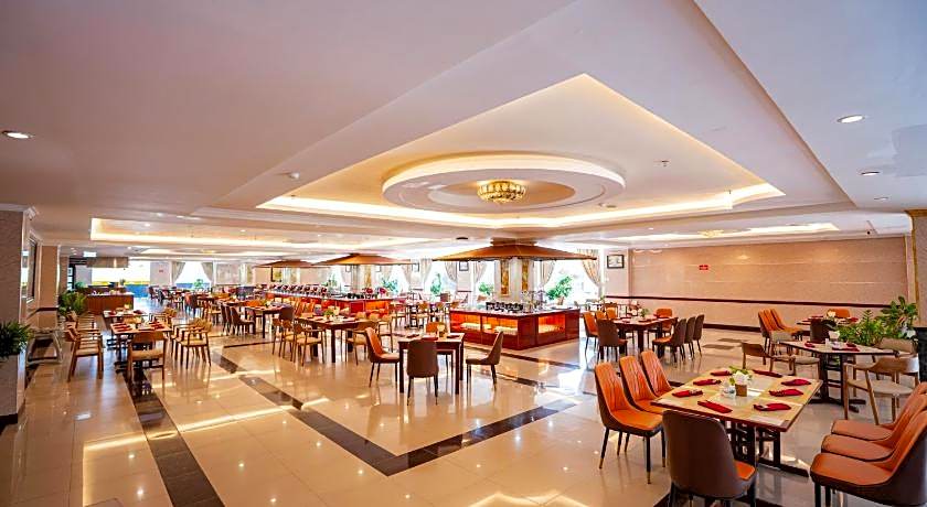 Van Phat Riverside Hotel