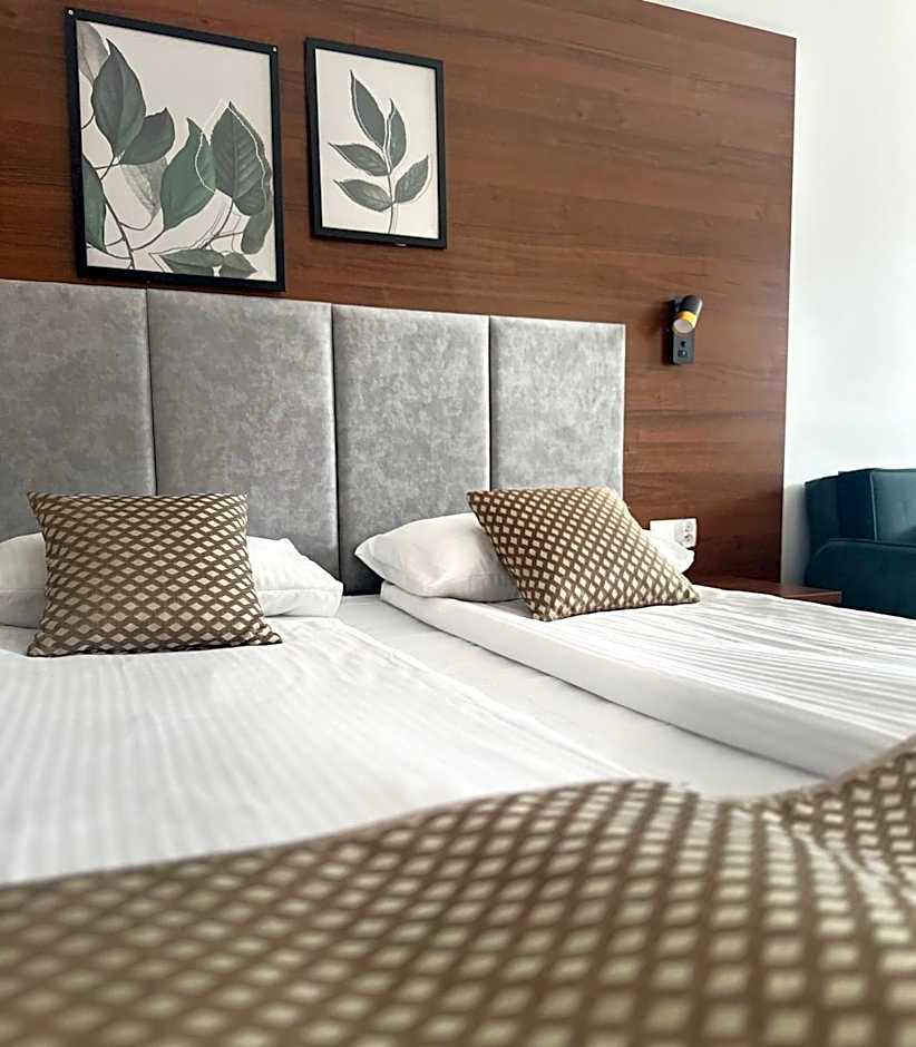 Foto 1 dari 3 — 1 Double Bed or 2 Beds