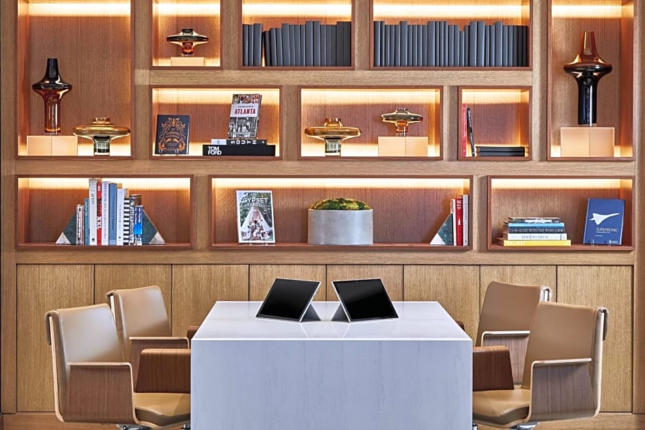 AC Hotel by Marriott Atlanta Airport Gateway