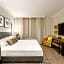 Hotel E
