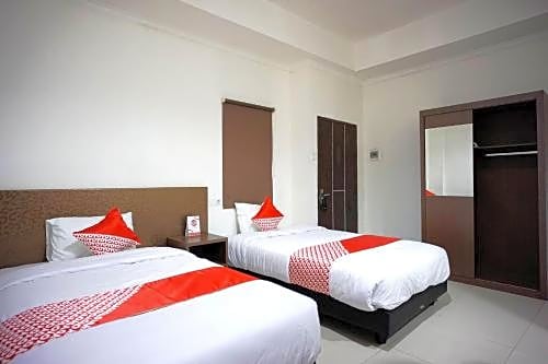 OYO 2886 Her Mandiri Guest House