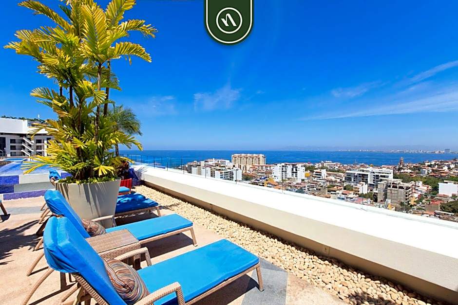 Great Apartment with Rooftop Pool