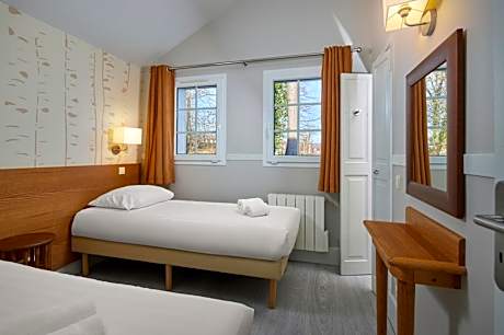 Lakeside VIP Cottage (4 People)
