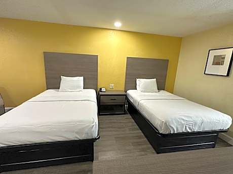 Double Room with Two Double Beds - Non-Smoking