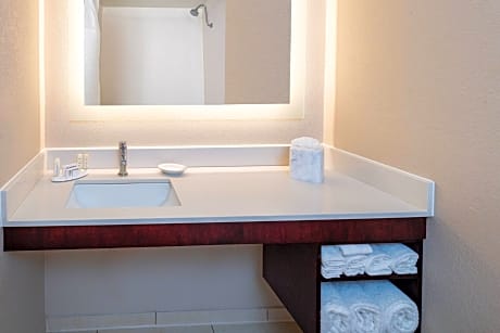 Suite, Multiple Beds (2 Queen Beds and 1 Double Sofa Bed)