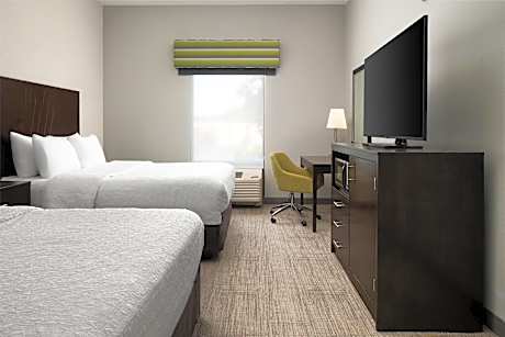 2 QUEENS MOBILITY/HEARING ACCESS RI SHWR NS