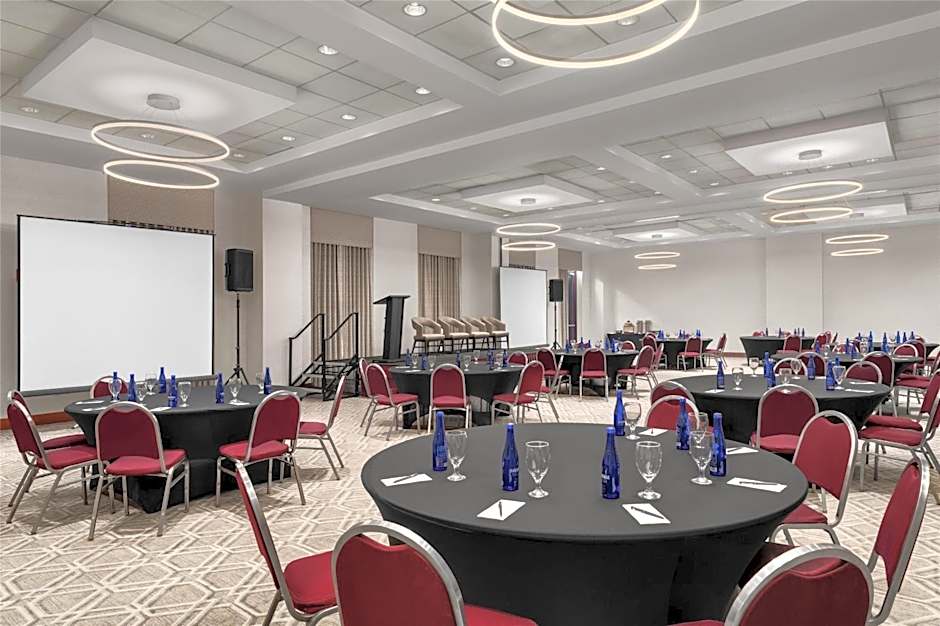 Embassy Suites By Hilton Hotel Boston At Logan Airport