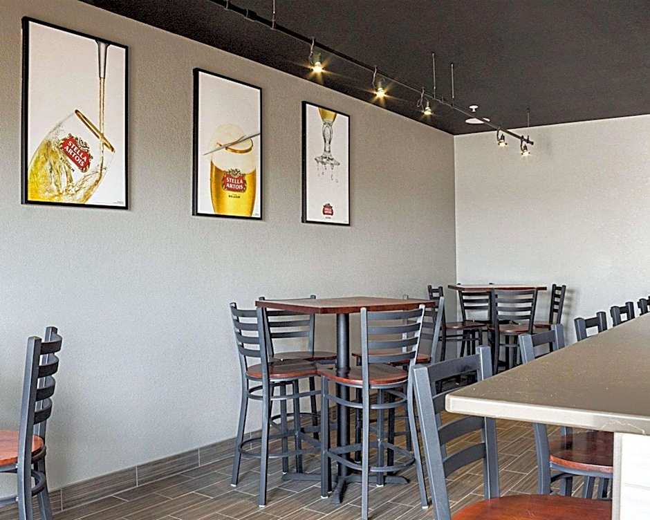 Quality Inn & Suites Minot North