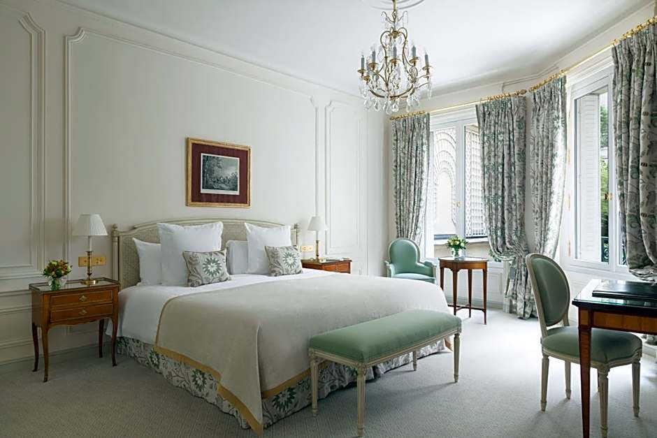 Le Bristol Paris, Oetker Hotels