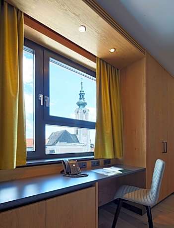 Classic Double Room with One Double Bed and One Single Bed - Non-Smoking