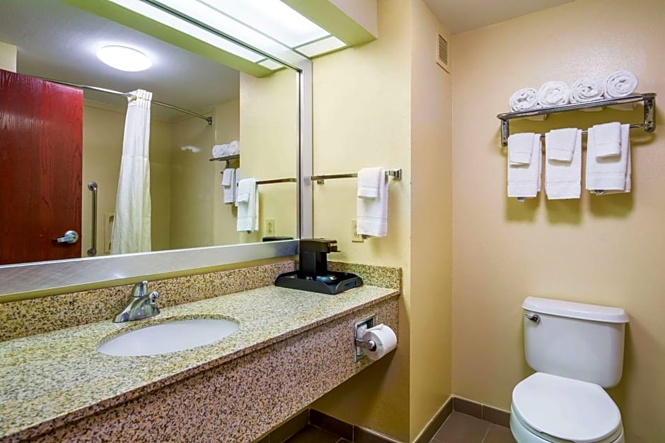 Quality Inn & Suites Sellersburg