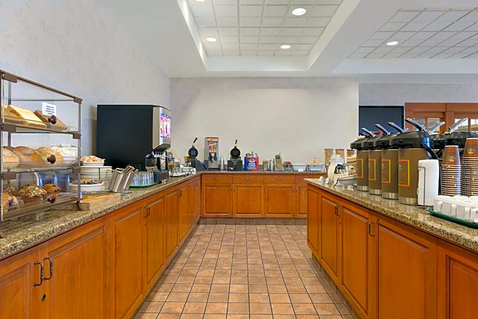 Country Inn & Suites by Radisson, Calgary-Airport, AB