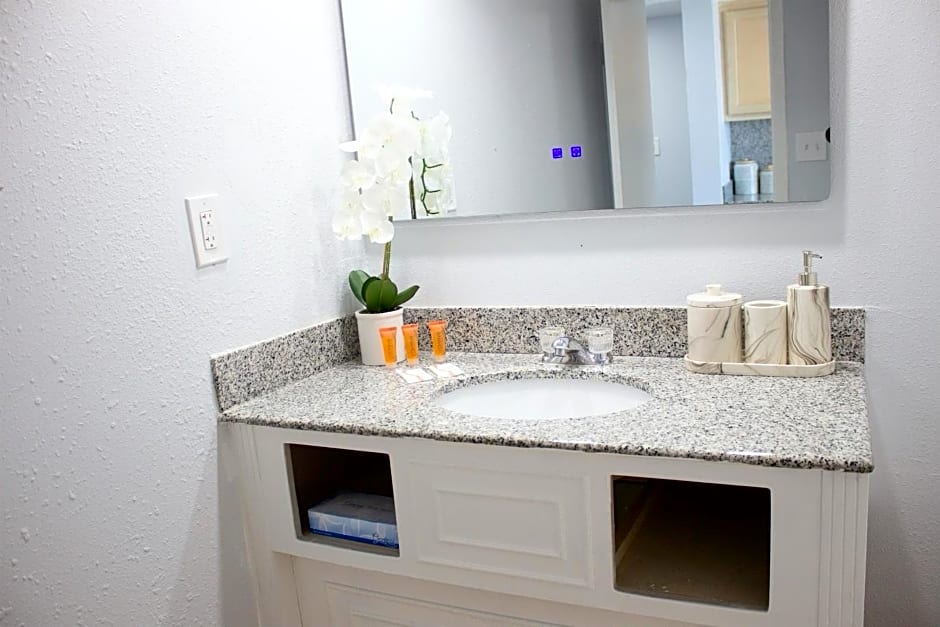 Sun & Sand Resort Oceanfront Suites