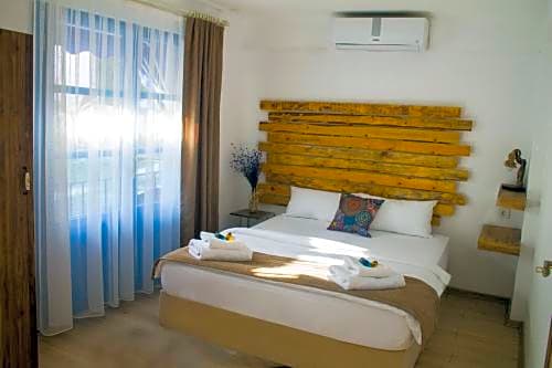 Lavinia Otel