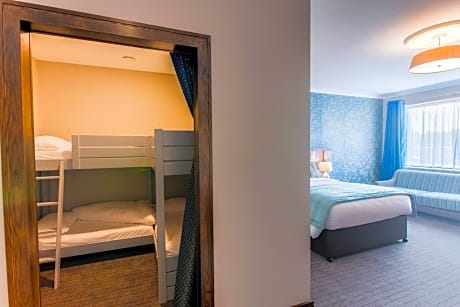 Family Suite (2 Adults + 2 Children)