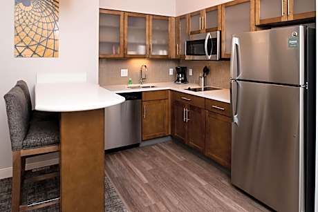 One-Bedroom King Suite