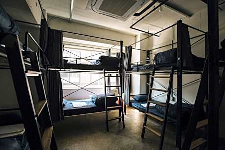 Bed in 8-Bed Mixed Dormitory Room