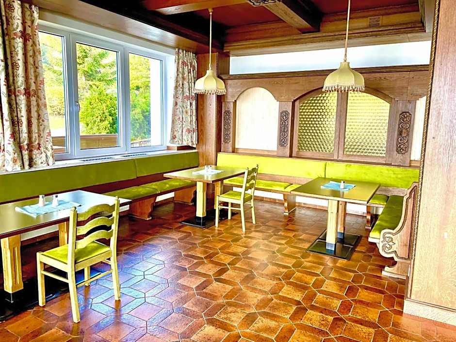 Mountain Hotel & Hostel