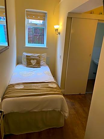 Single Room with Private Bathroom